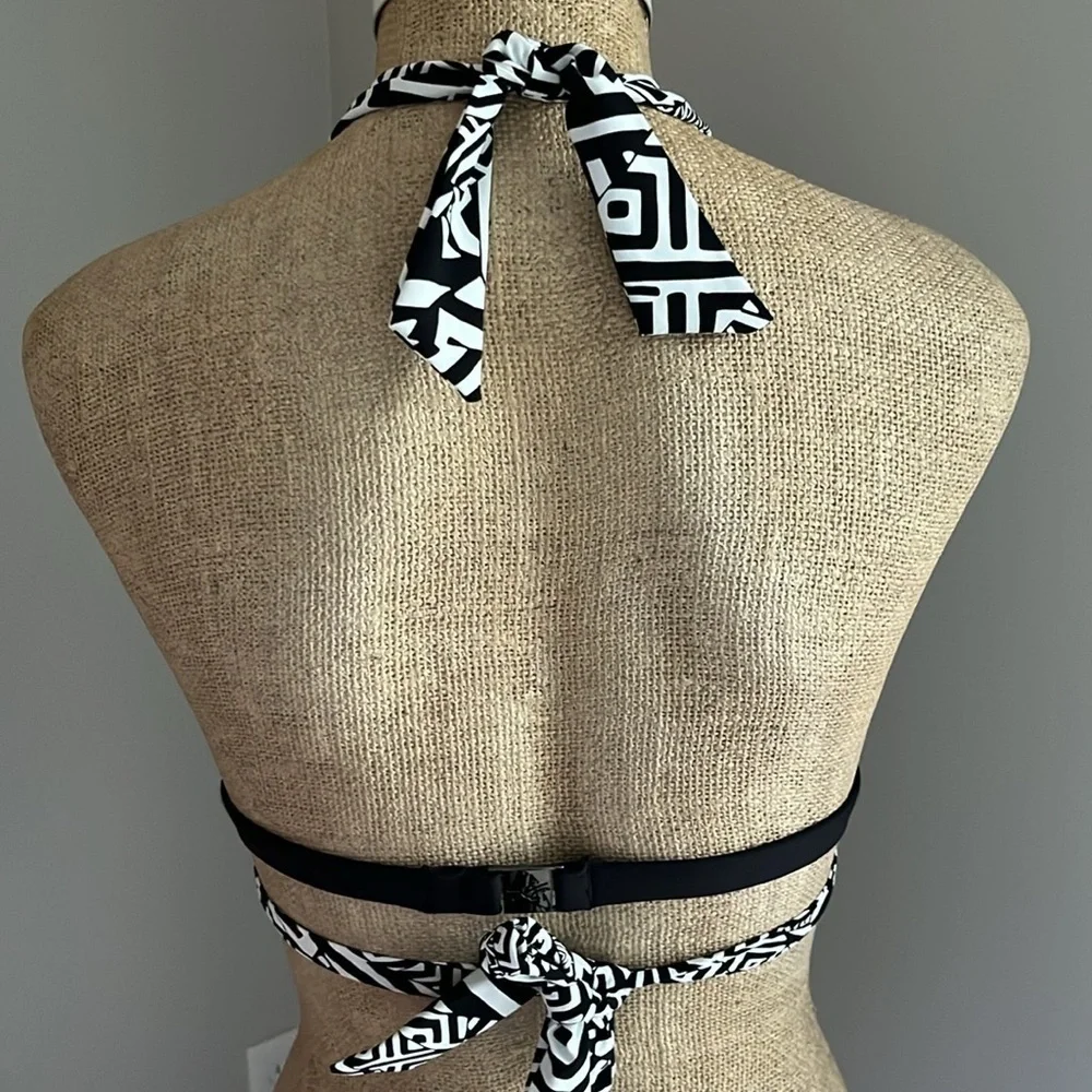 Kenneth Cole Wrap Halter Bikini Top 32 B/C NWOT